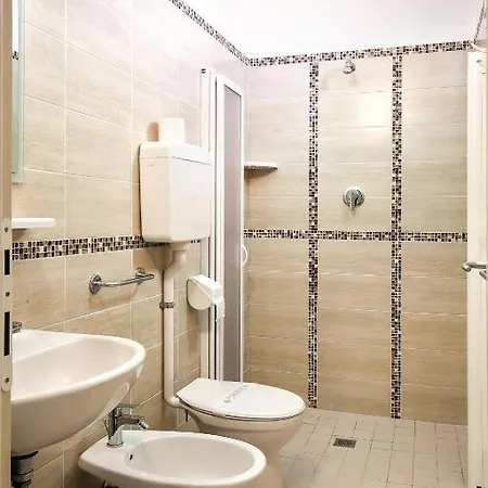 Rex Hotel 2*